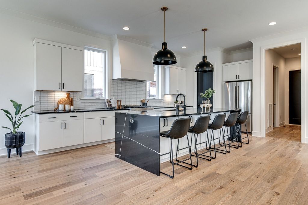 832 W Argyle Ave B, Nashville