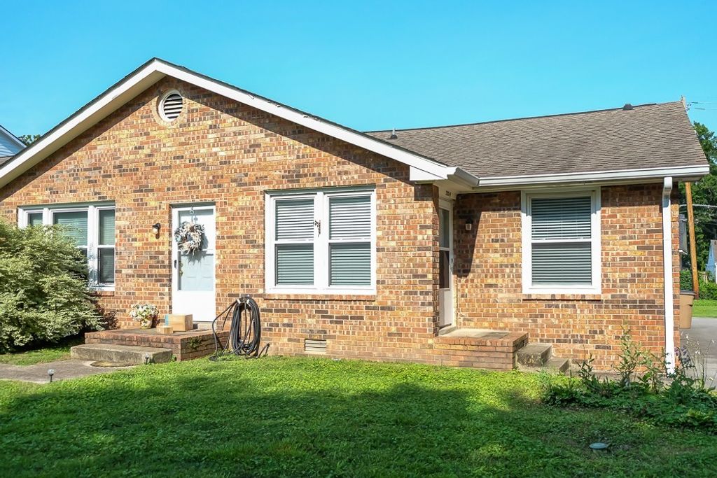 2804 Valley Rd, Nashville