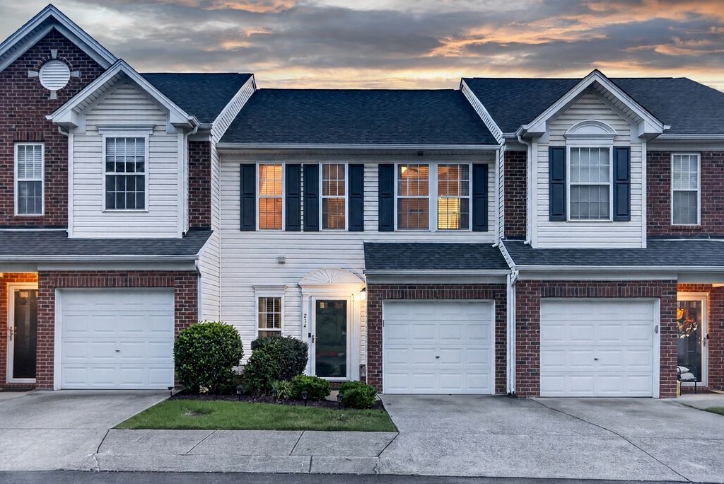 7277 Charlotte Pike 214, Nashville