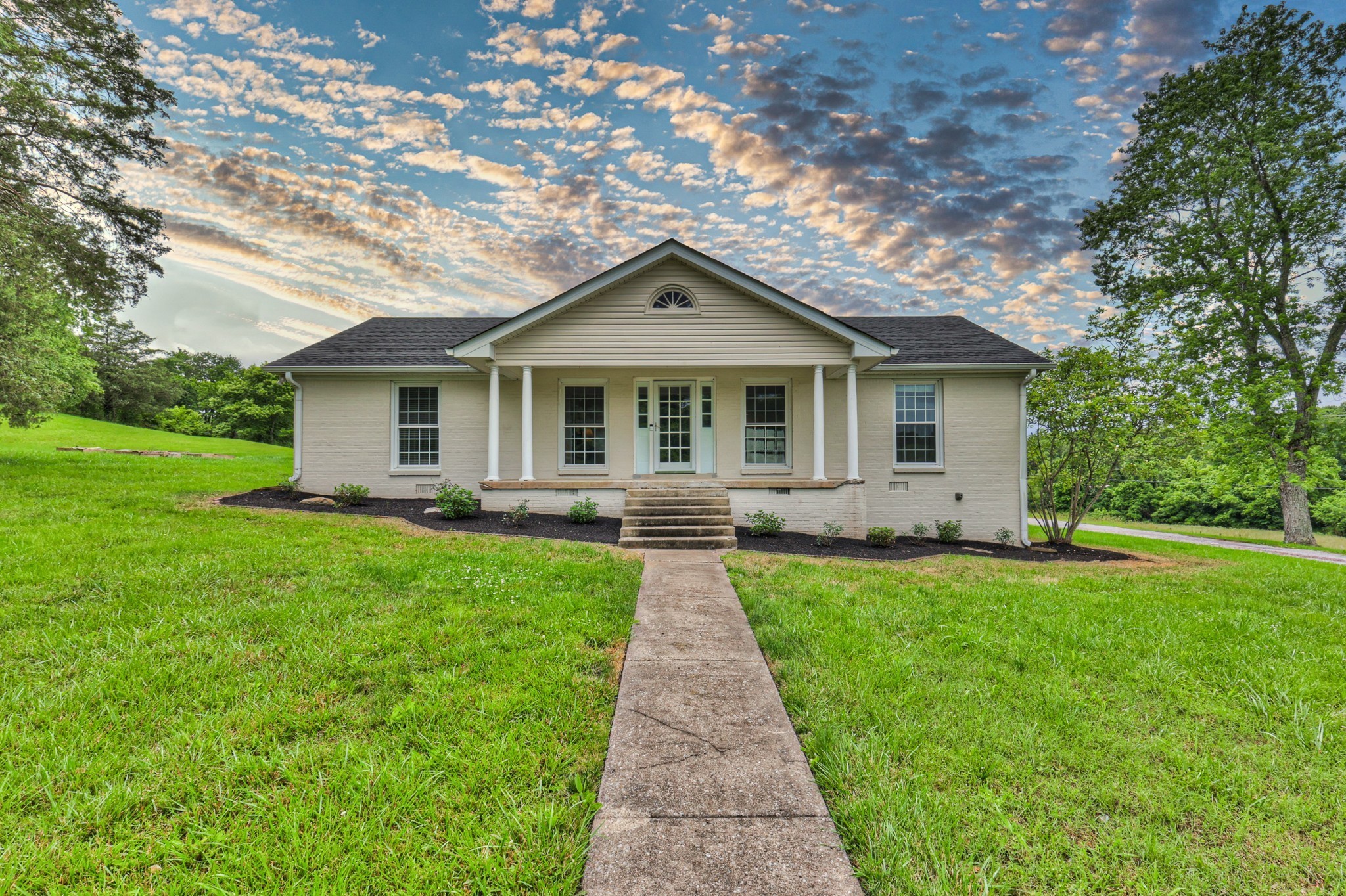Photo of Listing #3299482