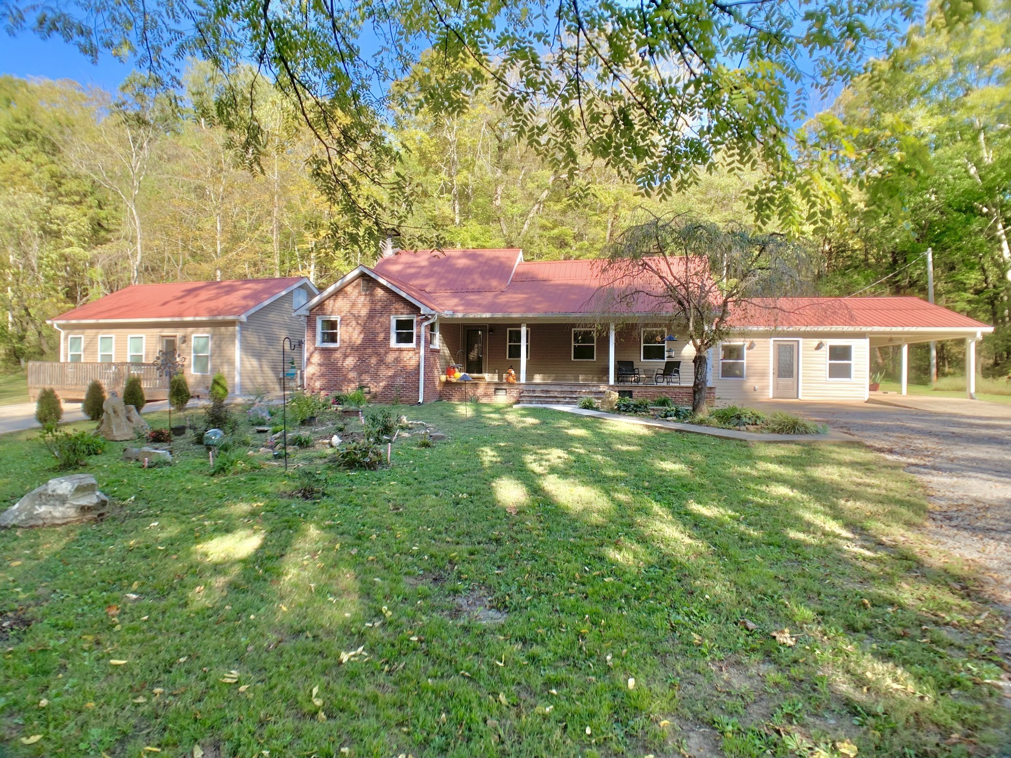 Photo of Listing #3301851
