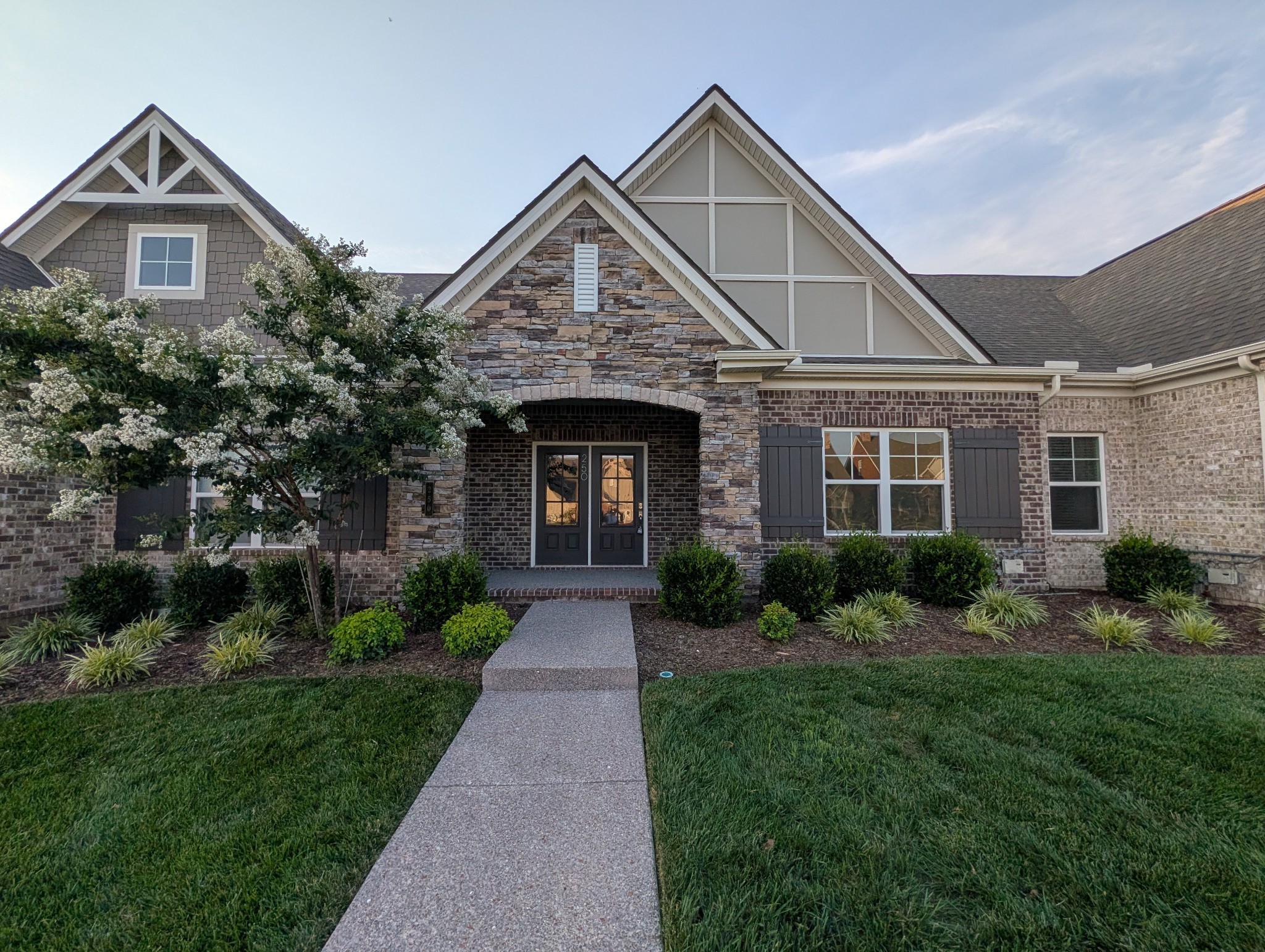 Photo of Listing #3302542
