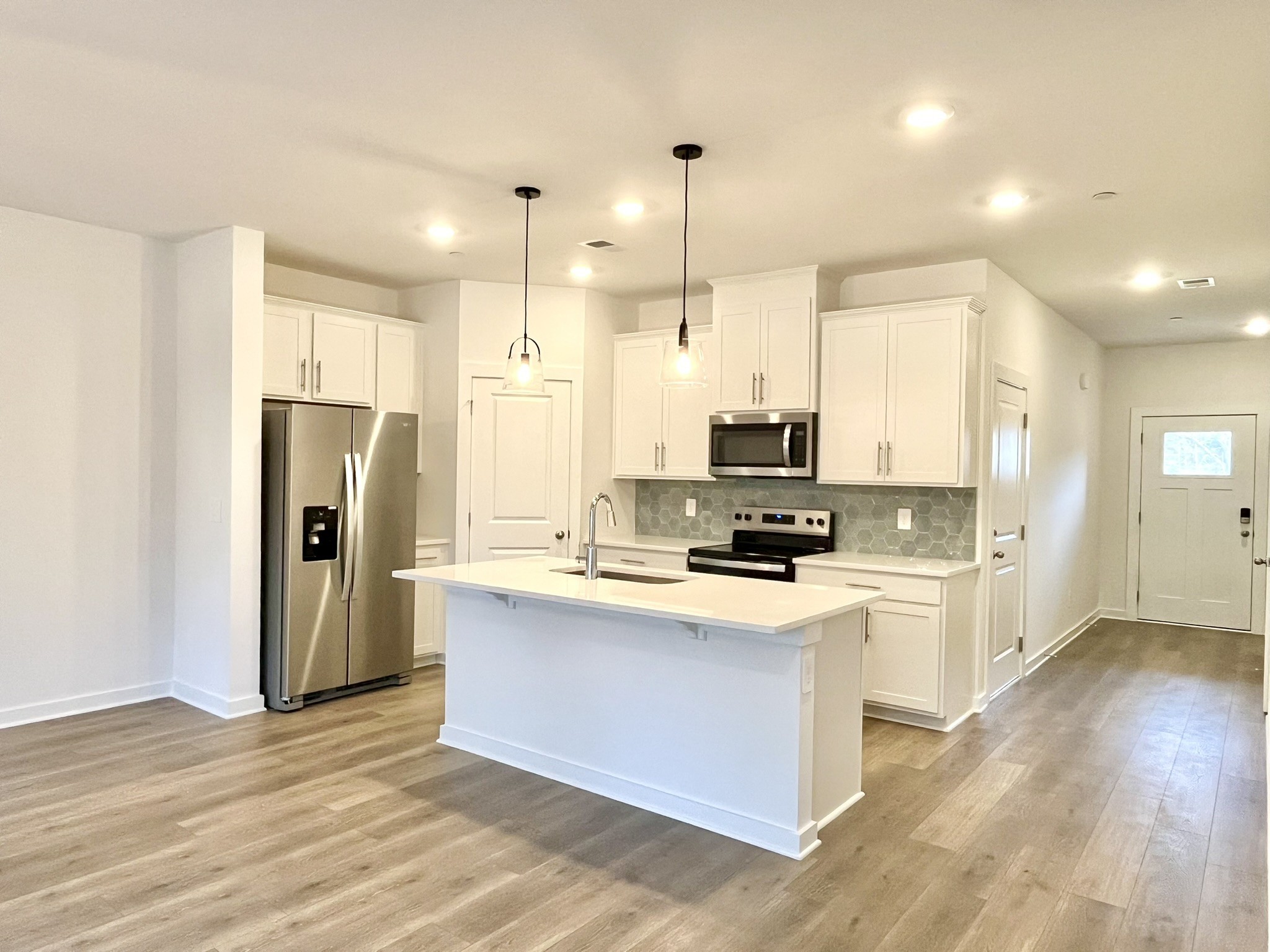 Photo of Listing #3312433
