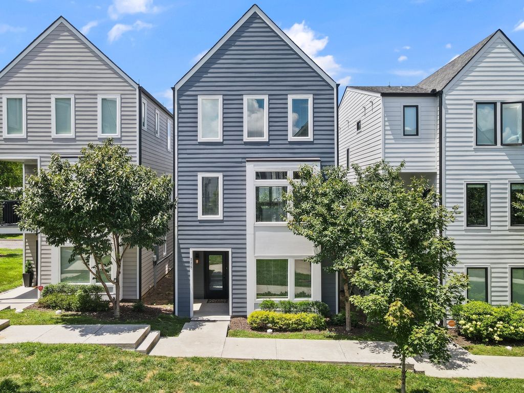 225 Sterling Point Cir, Nashville