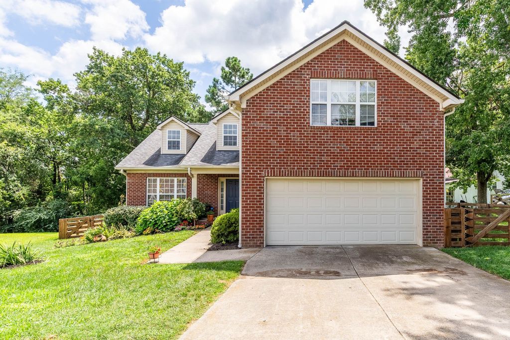 512 Twin Oaks Cir, Nashville