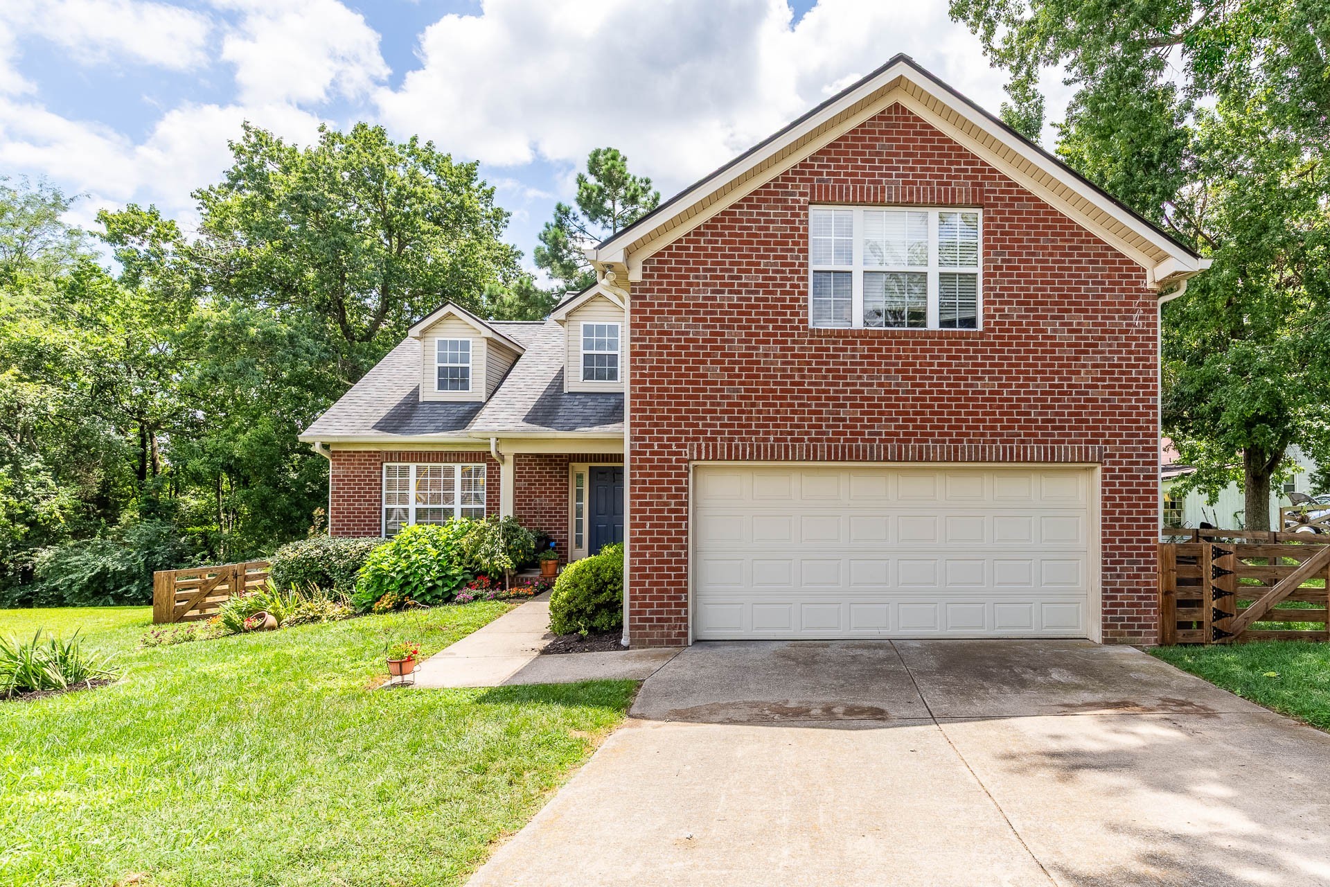 Photo of Listing #3336104