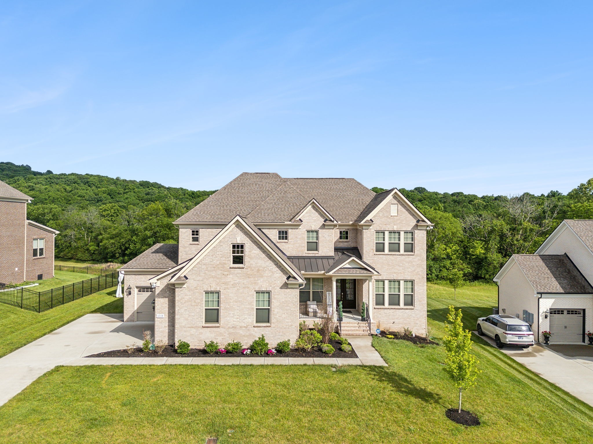 Photo of Listing #3505891