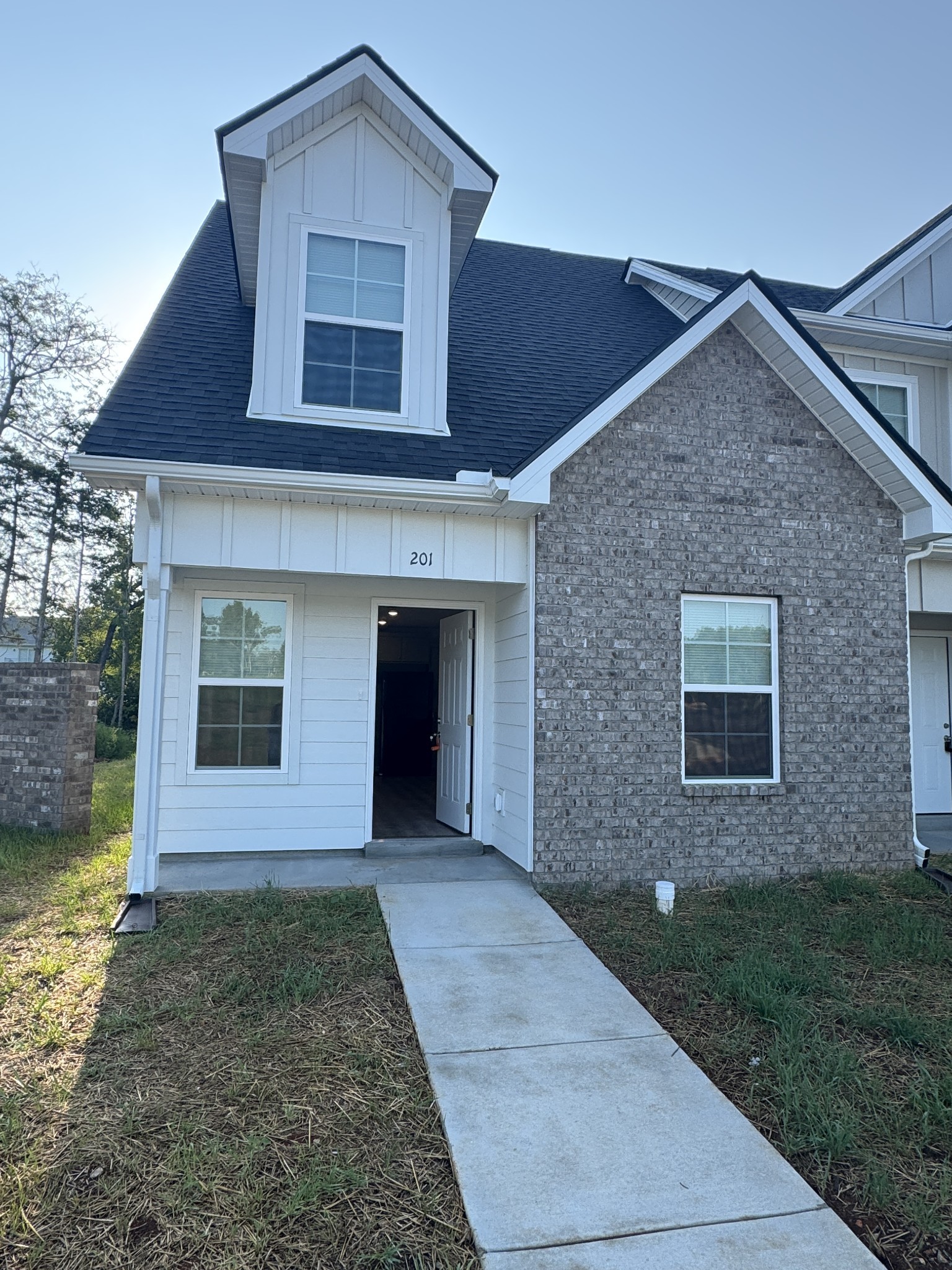Photo of Listing #3512447