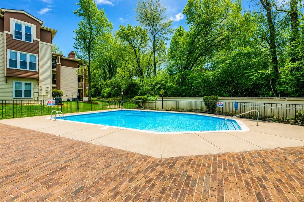 282 Hillsboro Pl, Nashville