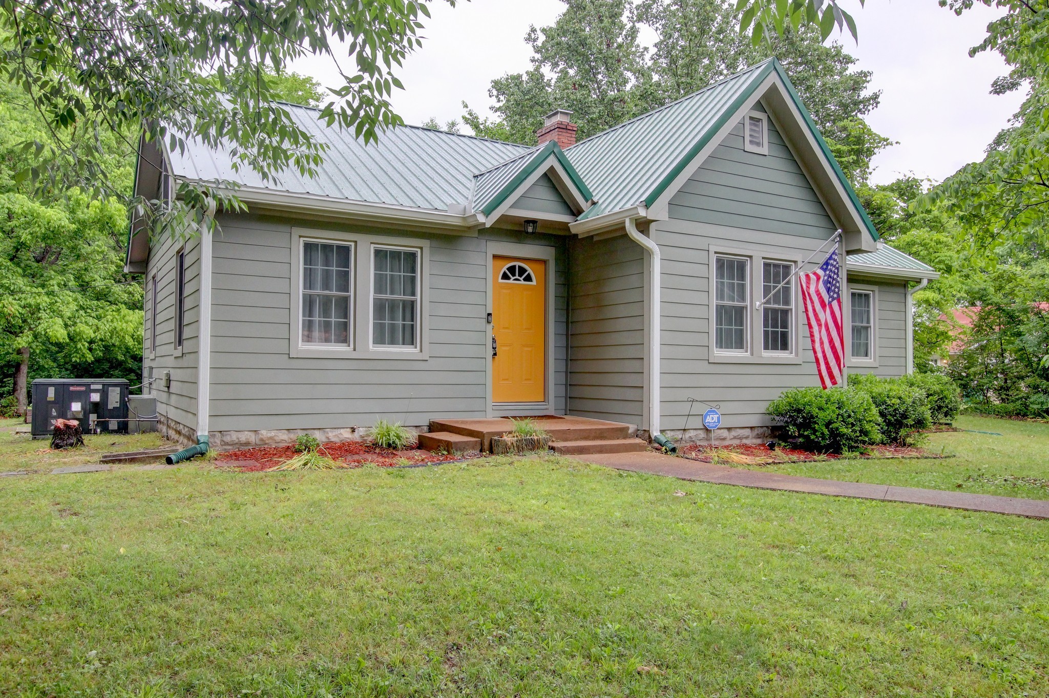Photo for MLS 3515969 in 1115 Woodard St Clarksville, TN - 37040