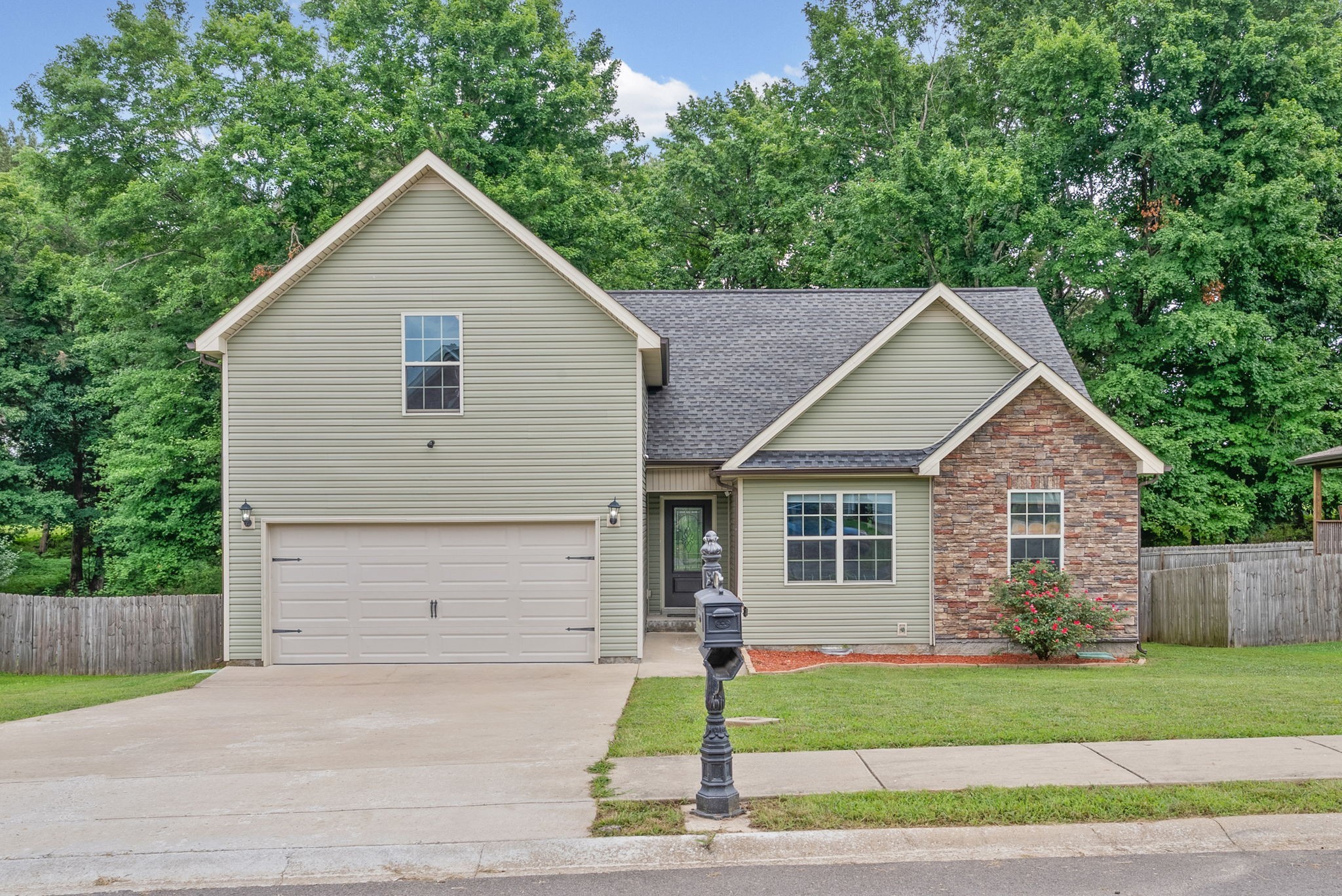 Photo of Listing #3526452