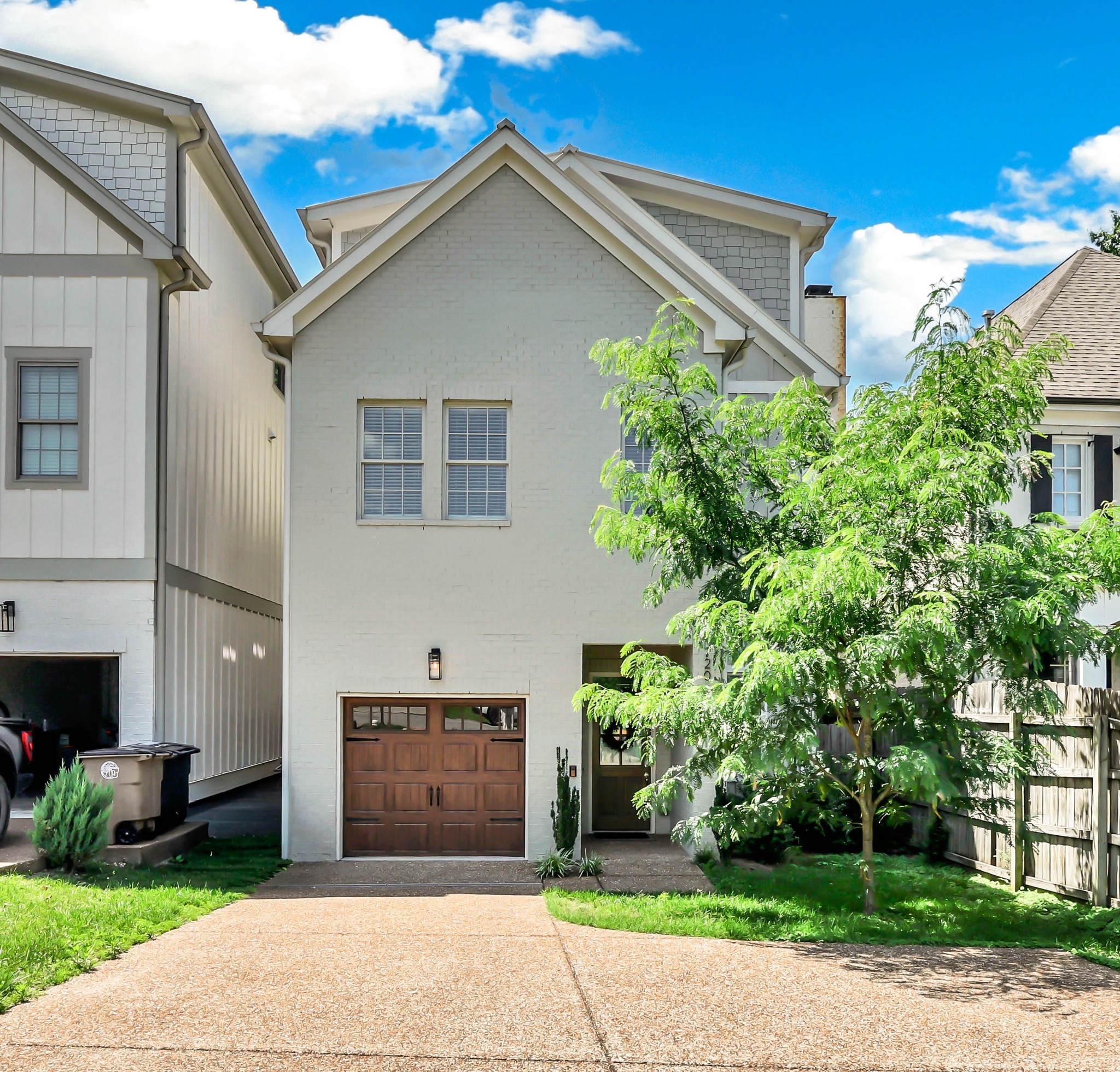 Photo of Listing #3526880