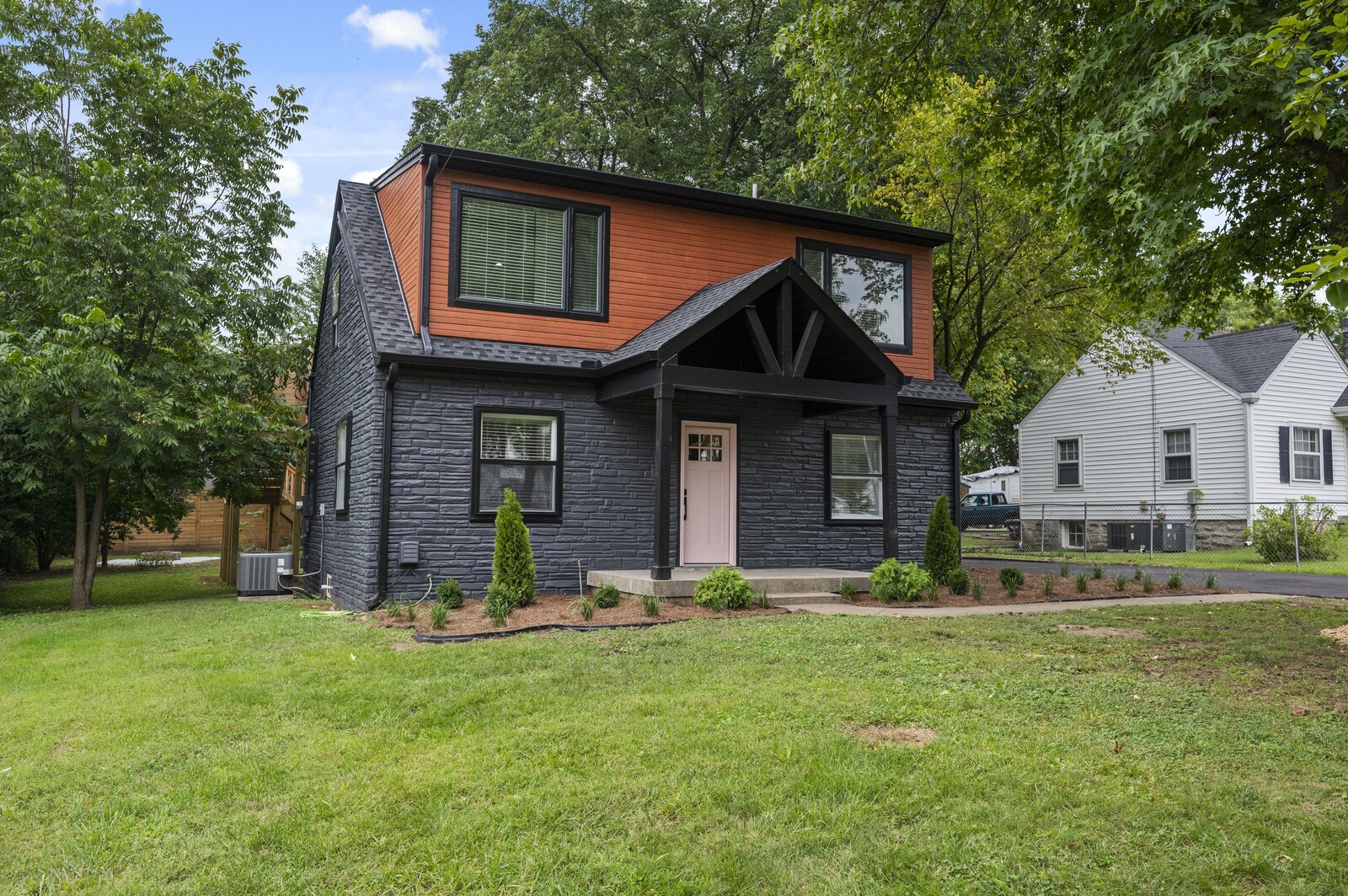 Photo of Listing #3527771