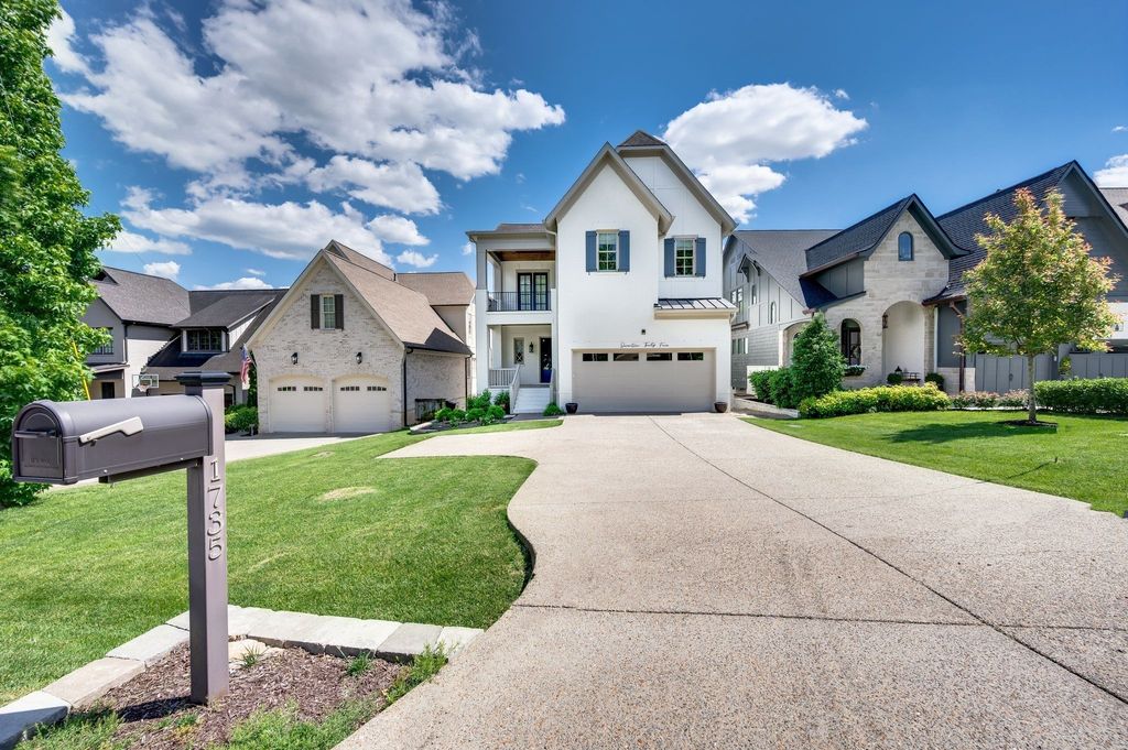 1735 Hillmont Dr, Nashville
