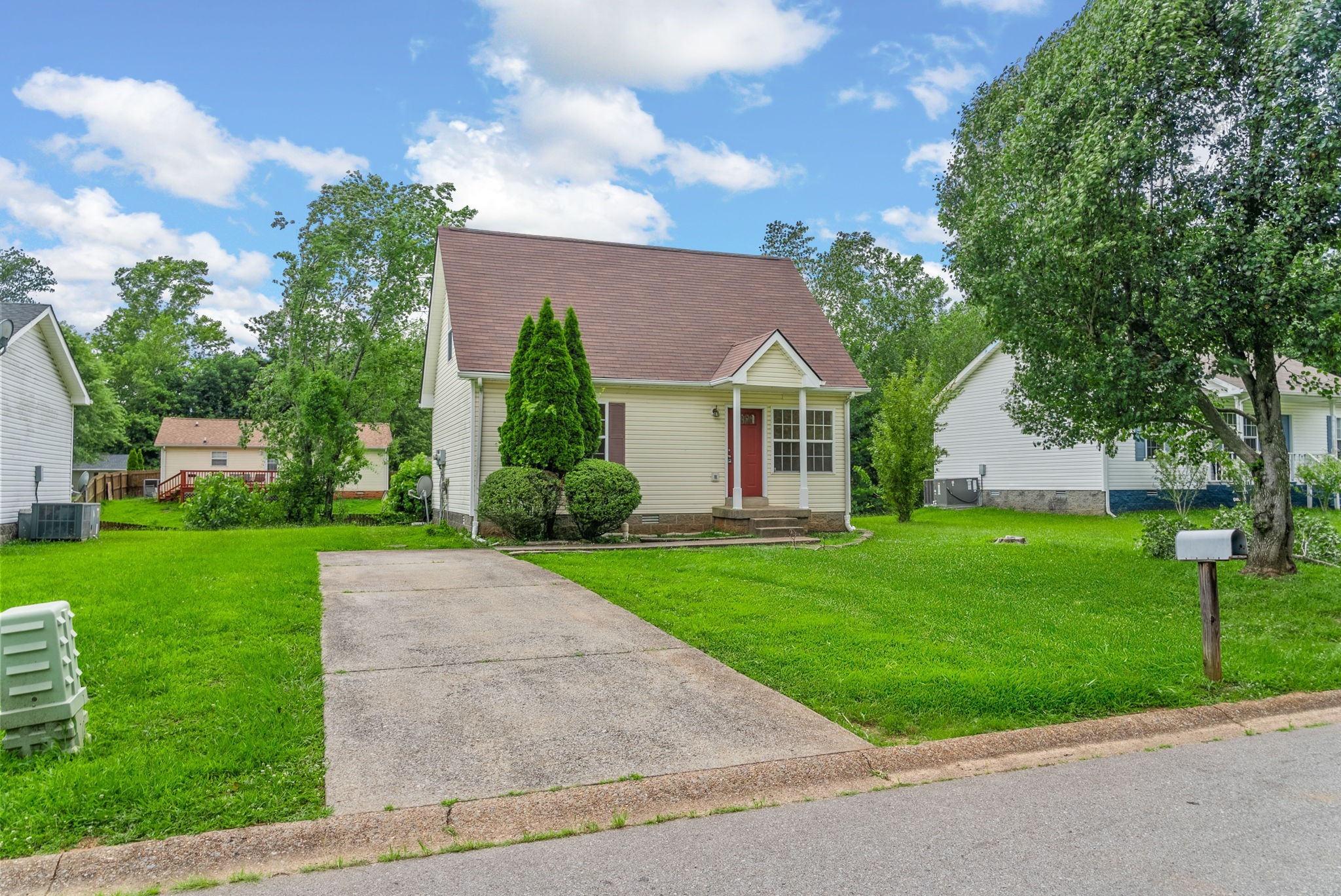 Home for sale in 320 Lafayette Point Cir Clarksville, TN