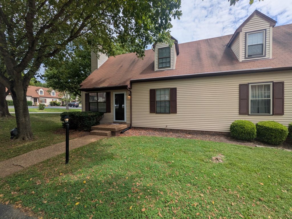 1107 Quail Ct W, Nashville