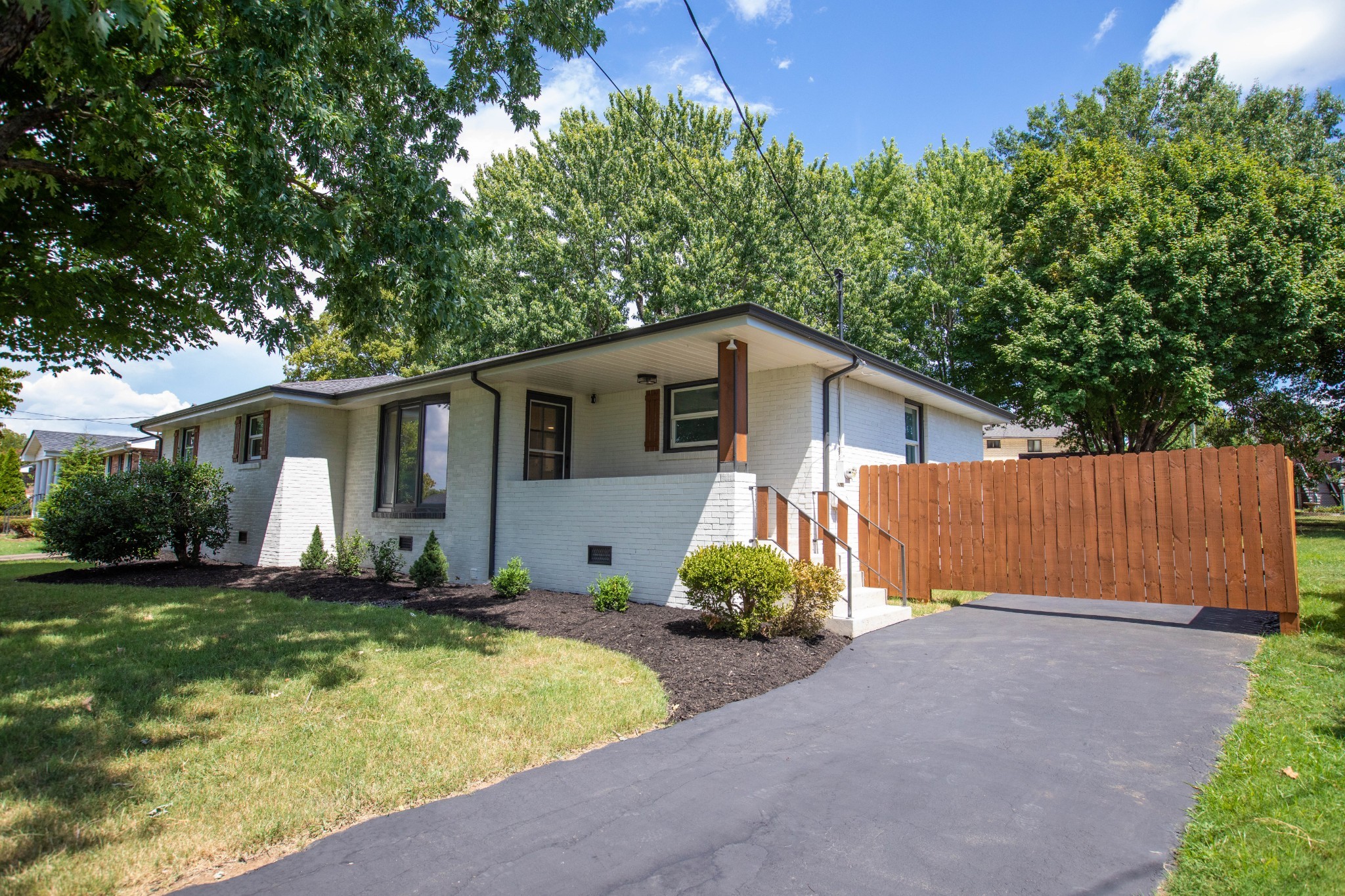 Photo of Listing #3529666