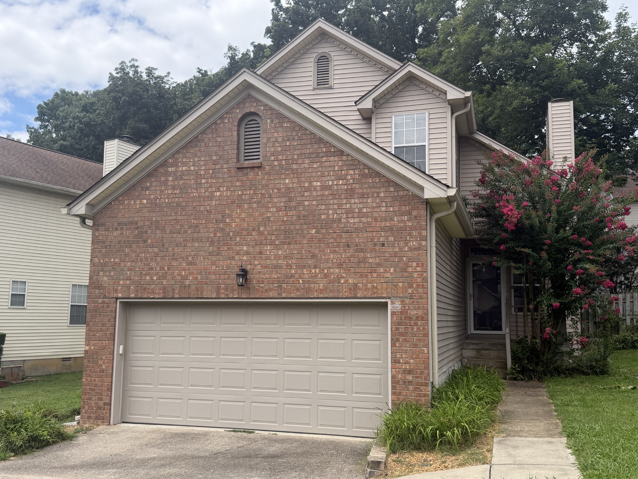 Photo of Listing #3529675
