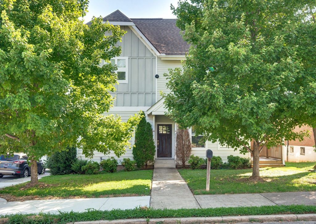 217 N 9th St, Nashville