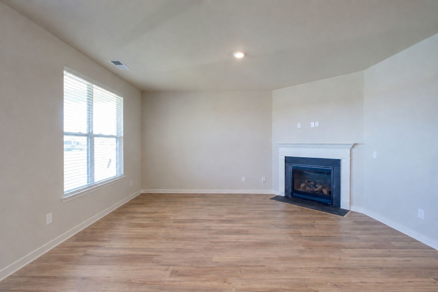 Photo of Listing #3530513