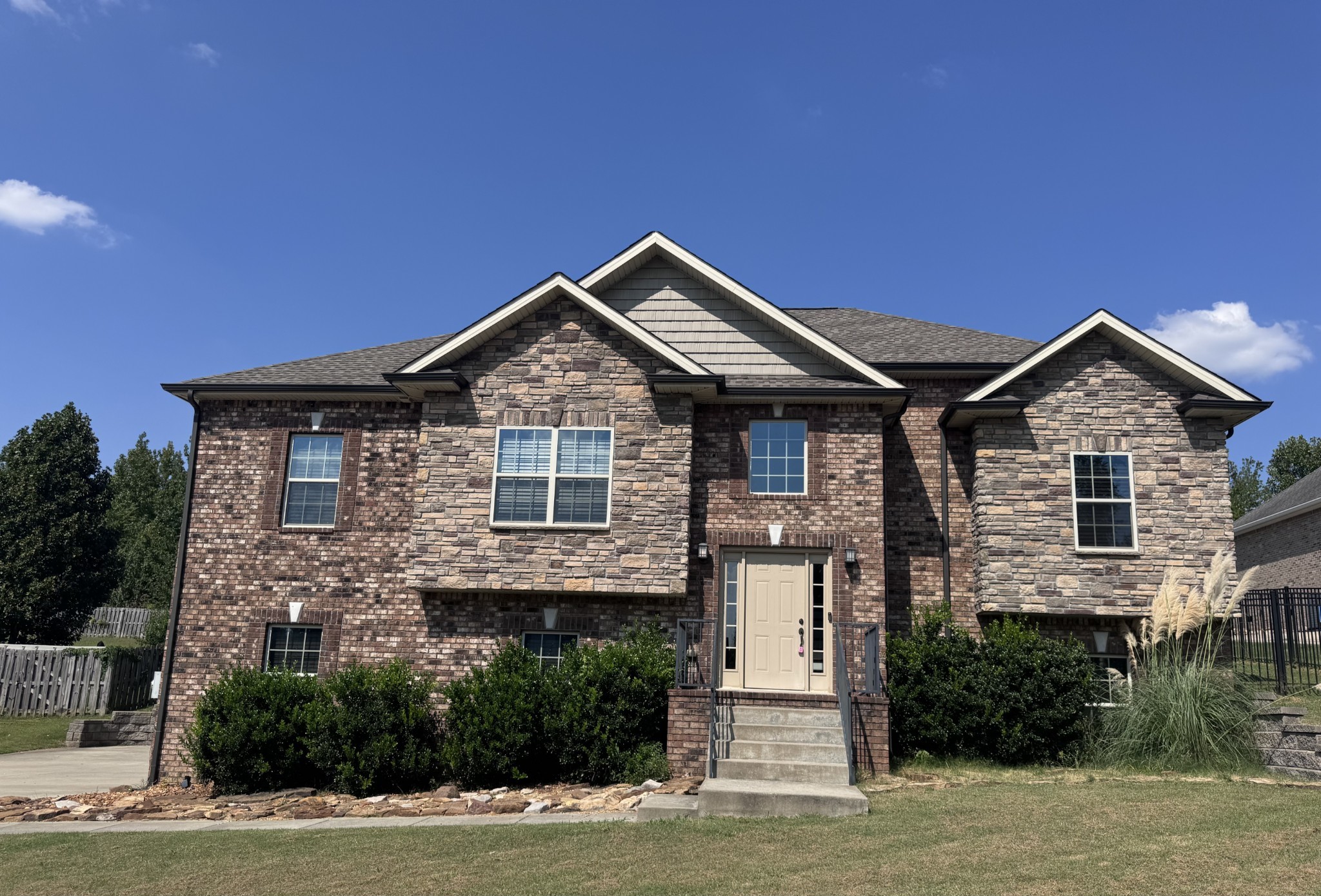 Photo of Listing #3541152