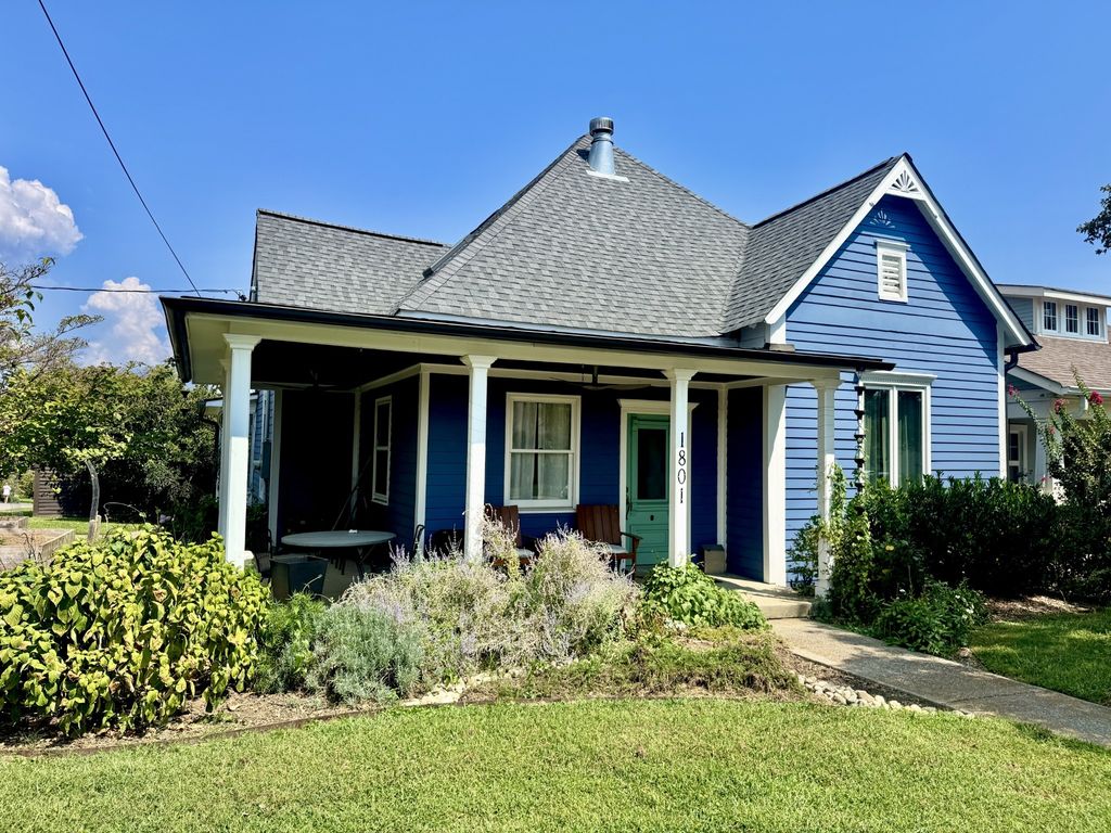 1801 Russell St, Nashville