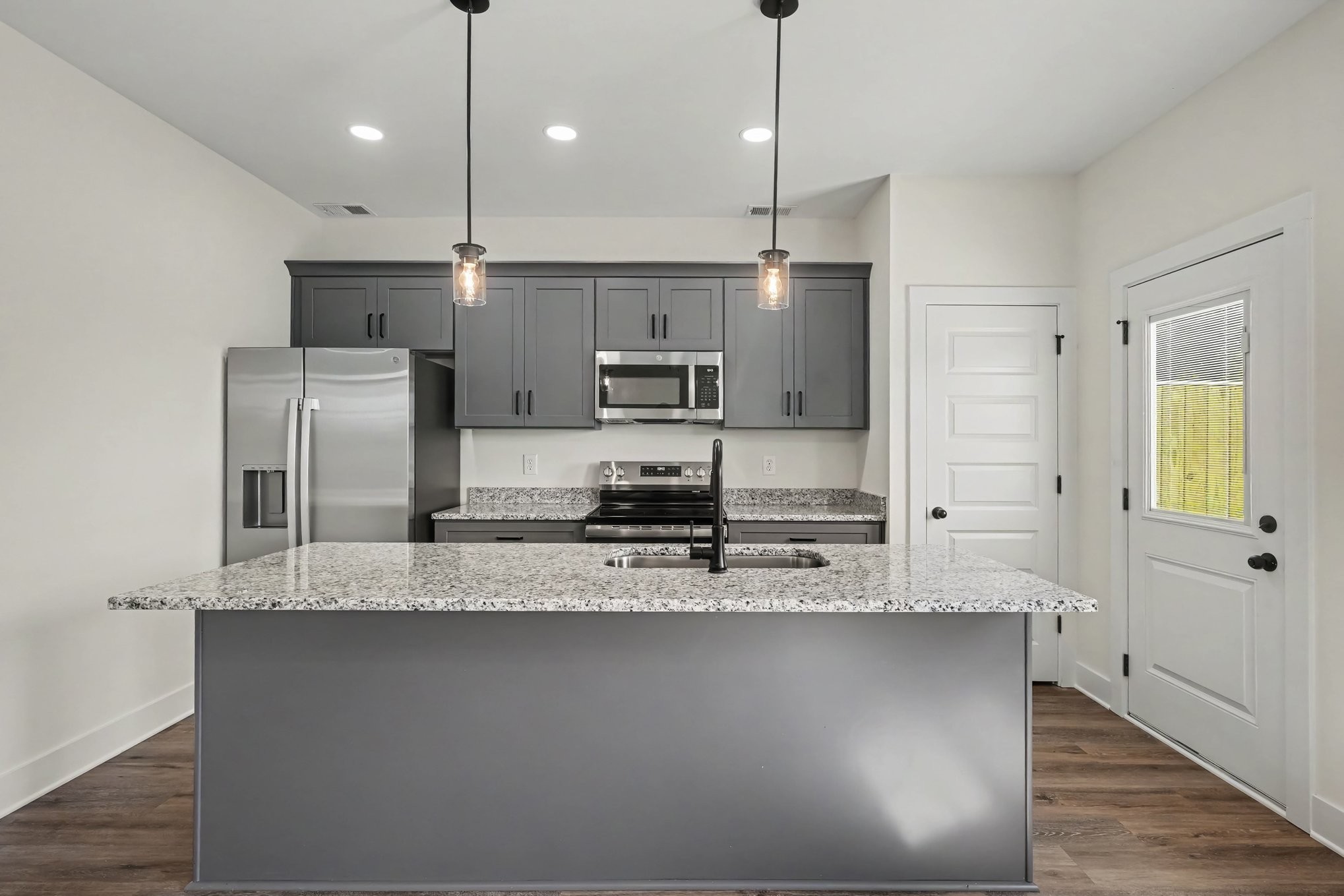 Photo of Listing #3542782