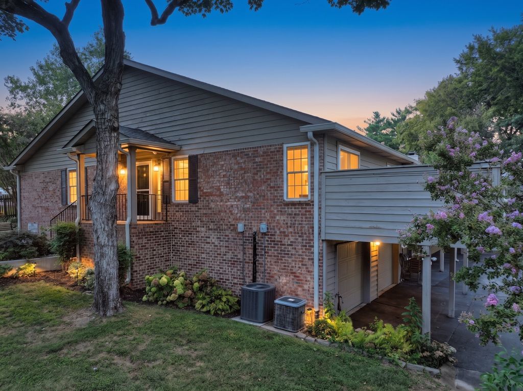 325 Autumn Chase Dr, Nashville