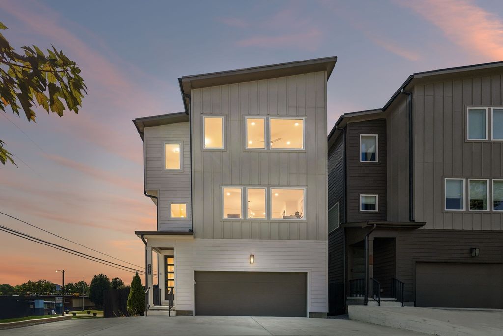 622 S 11th St, Nashville