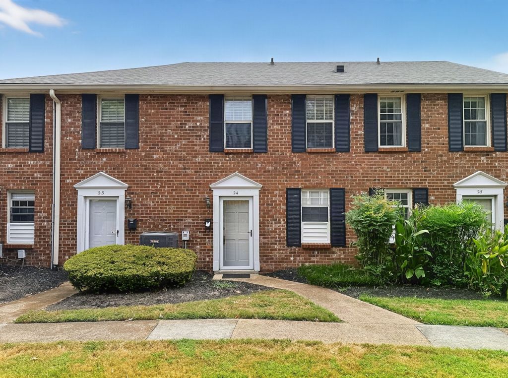 523 Harding Pl 24, Nashville