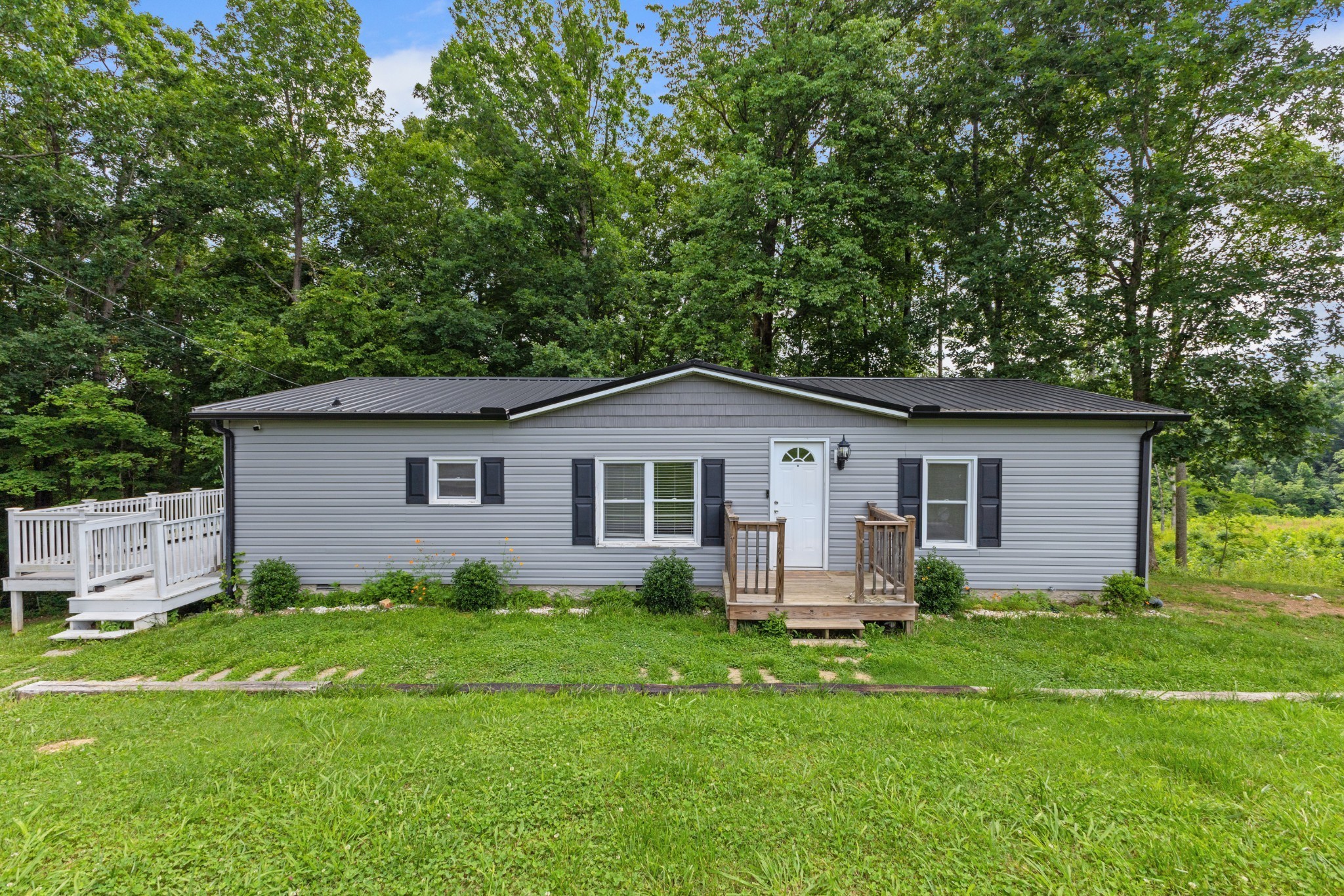 Photo for MLS 3547073 in 1022 Dogwood Ln Kingston Springs, TN - 37082