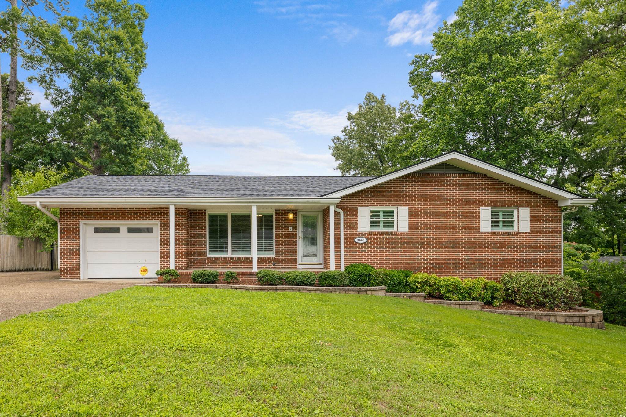 Photo of Listing #3591966