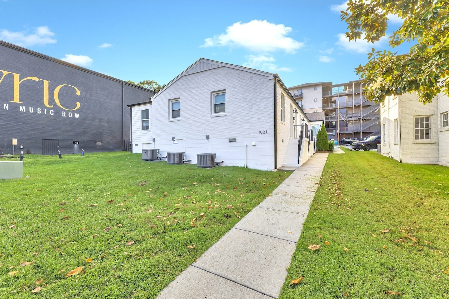 Photo of Listing #3592869
