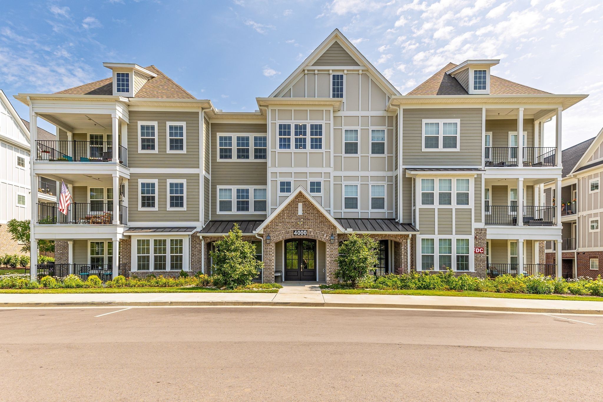 Photo of Listing #3594305
