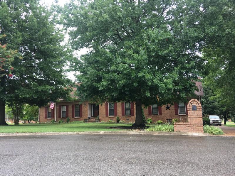 Home for sale in 106 Walnut Ct Hendersonville, TN
