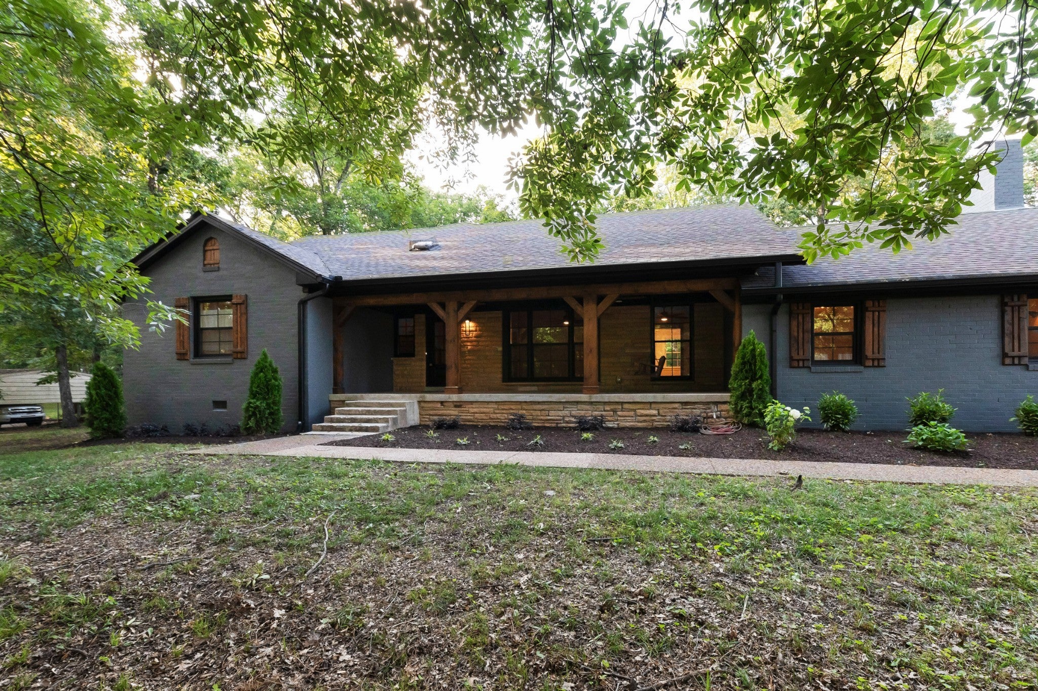 Home for sale in 1617 Woodside Dr Lebanon, TN