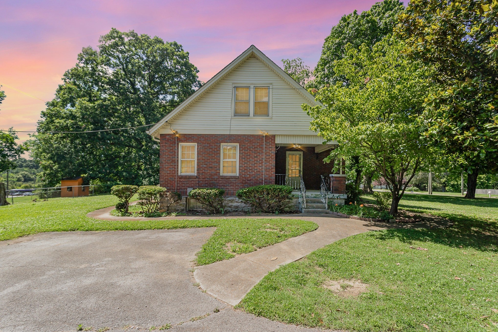 Home for sale in 1915 Old Murfreesboro Pike Nashville, TN