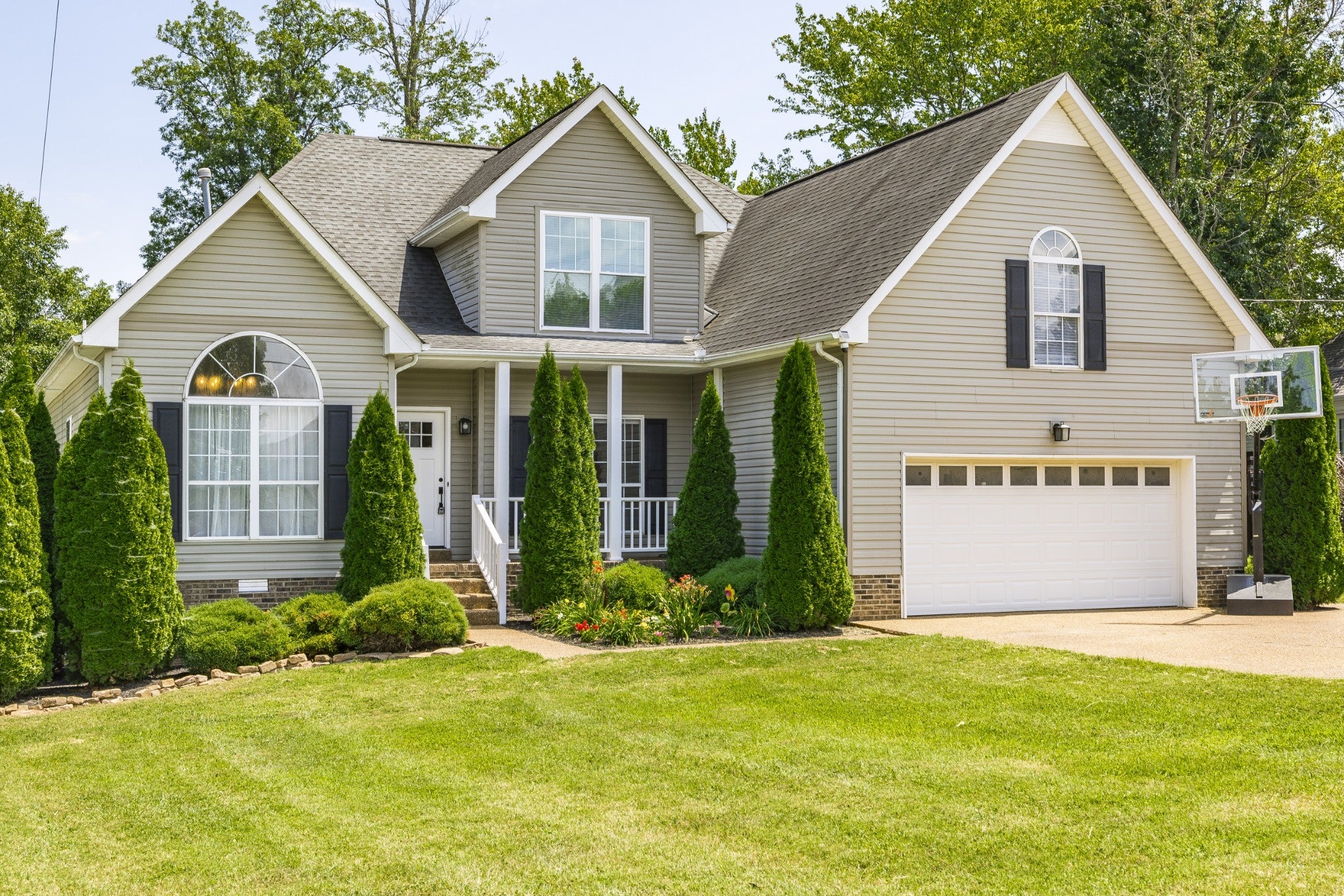 White House Real Estate - Residential for sale