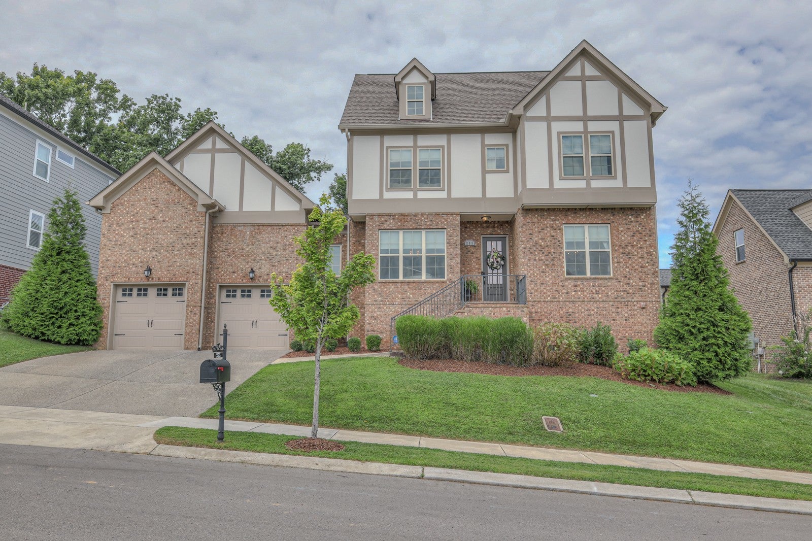 Franklin Real Estate - Residential for sale