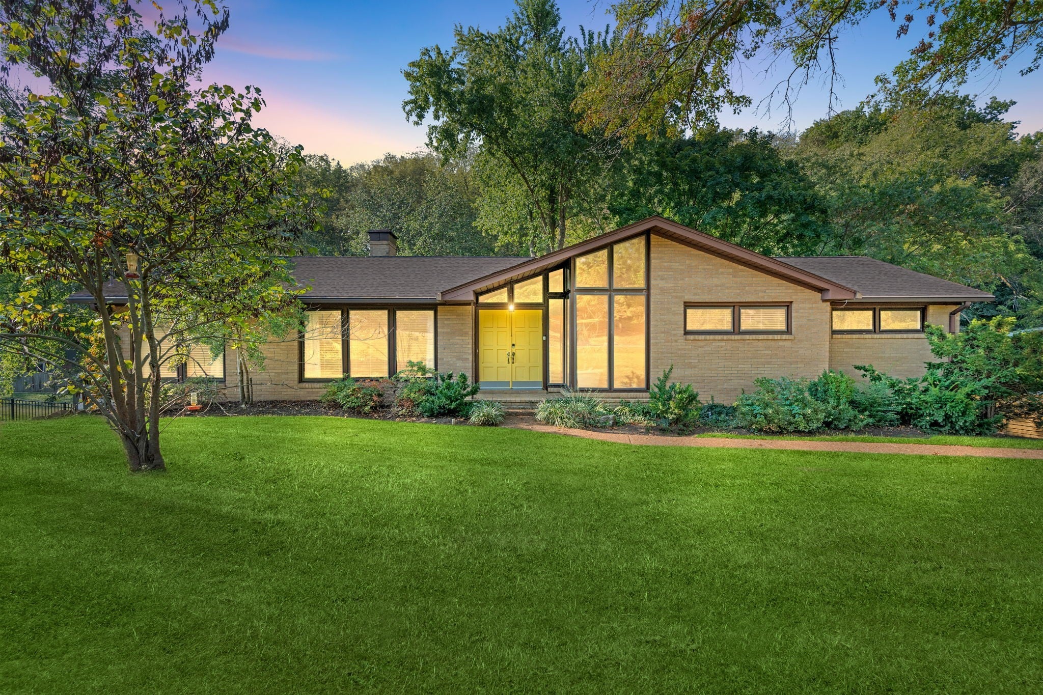 Home for sale in 2753 Windemere Dr Nashville, TN