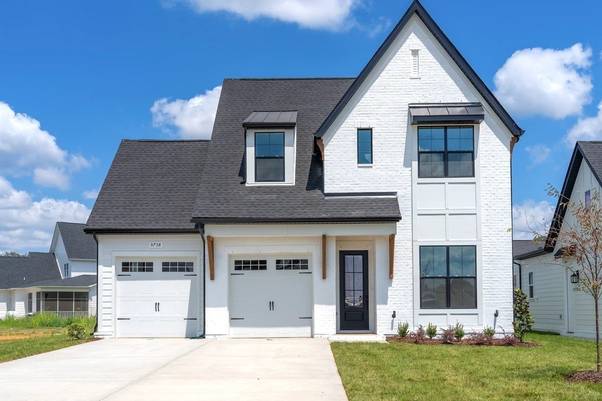 Home for sale in 5738 Sagebrush Dr Murfreesboro, TN