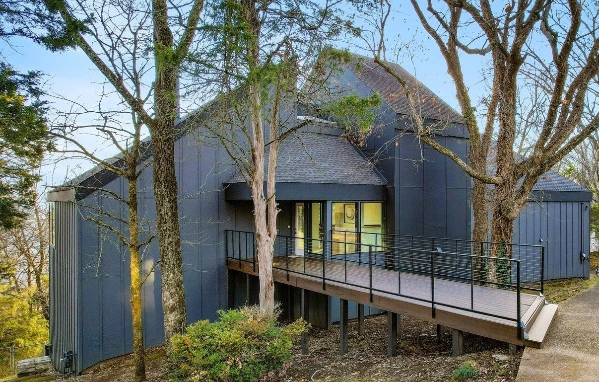 Home for sale in 837 W Hillview Dr Brentwood, TN