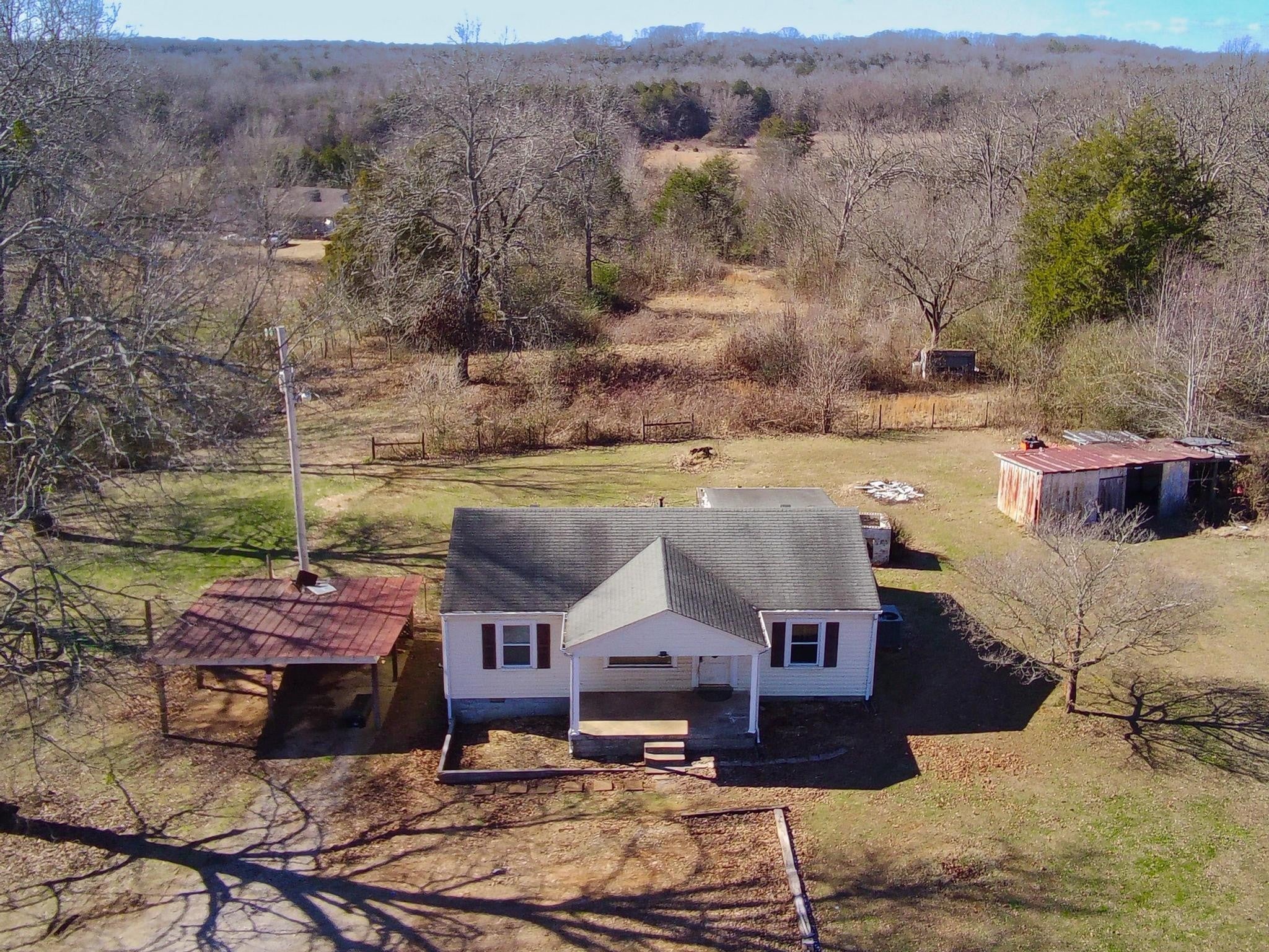 Home for sale in 2996 Verona Caney Rd Lewisburg, TN