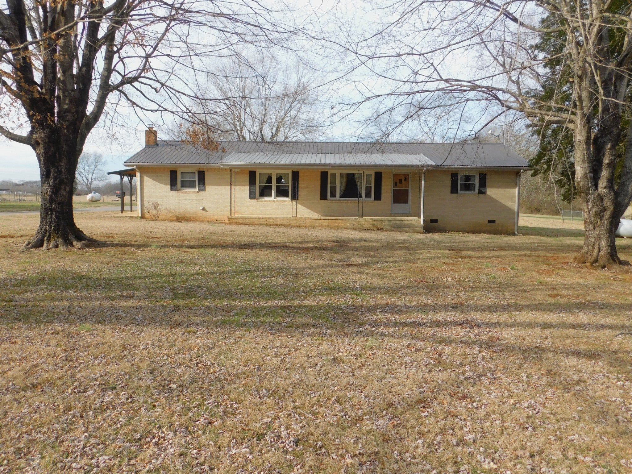 Home for sale in 3141 Old Alto Hwy Decherd, TN