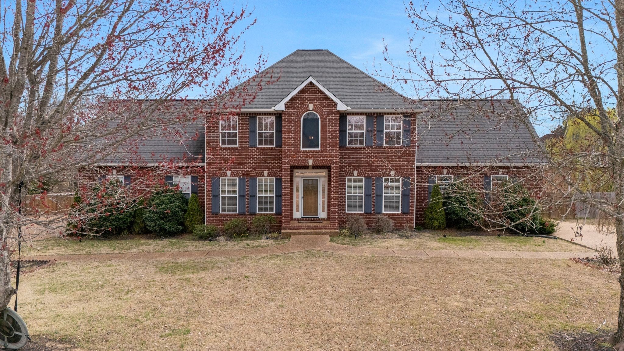 Home for sale in 1808 Pointe Ct Lebanon, TN