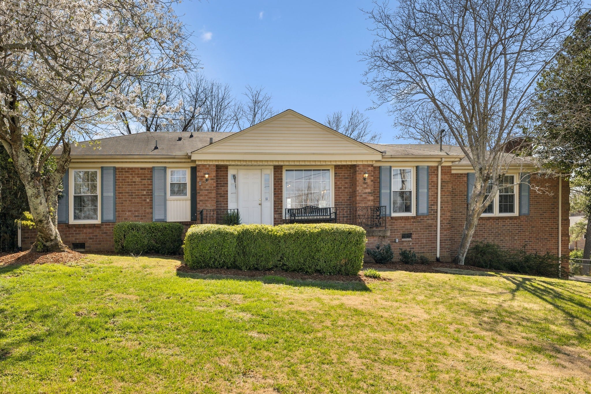 Home for sale in 705 Harpeth Pkwy W Nashville, TN