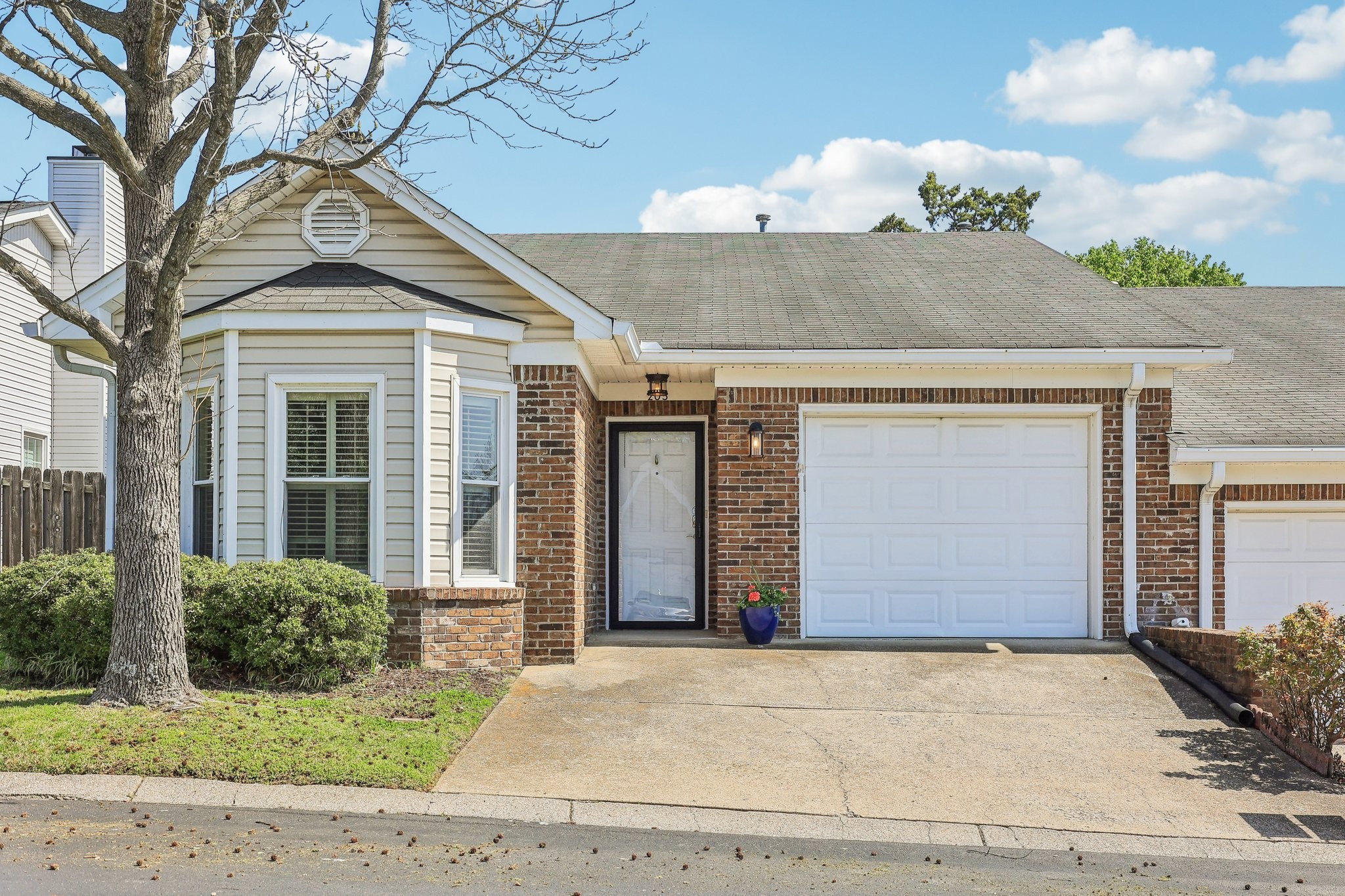 Home for sale in 205 Myhr Grn Nashville, TN