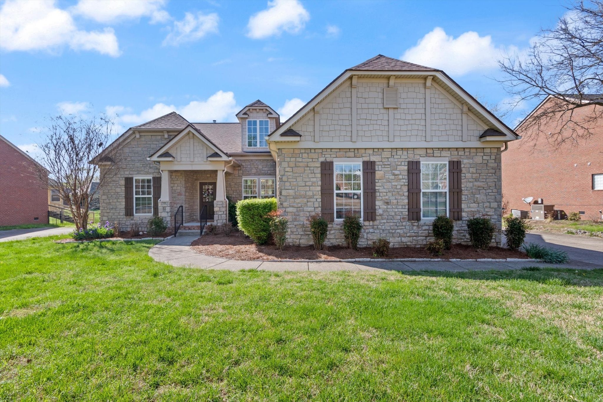 Home for sale in 1065 Avery Trace Cir Hendersonville, TN