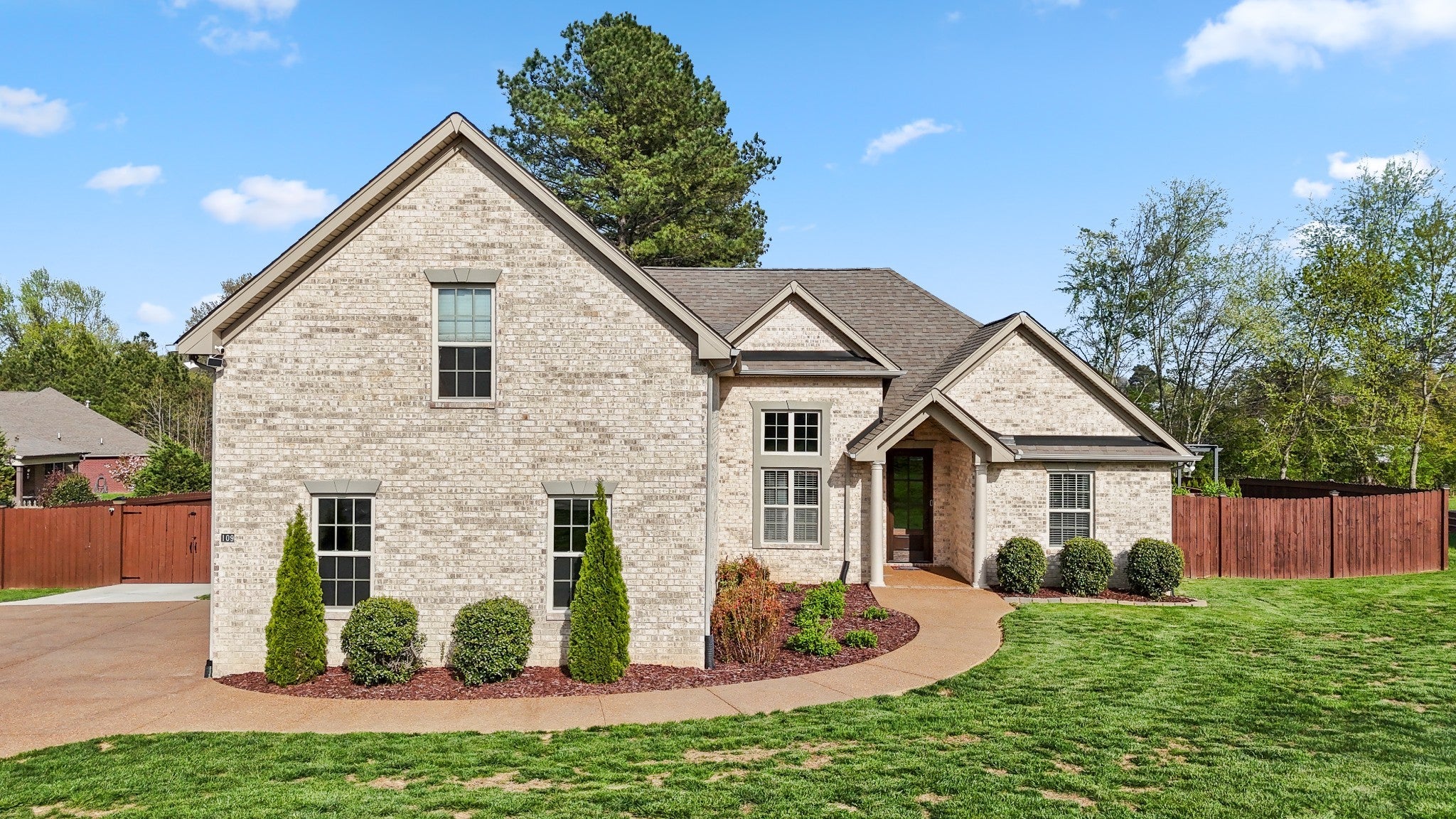 White House Real Estate - Residential for sale