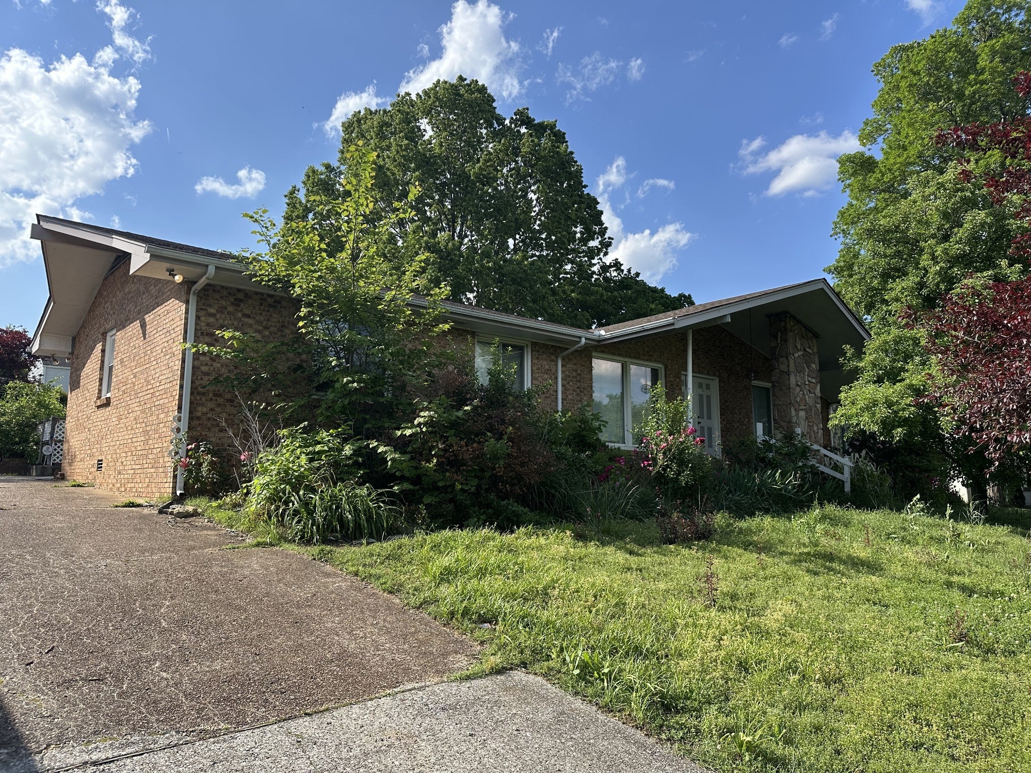 Home for sale in 3708 Anderson Rd Nashville, TN